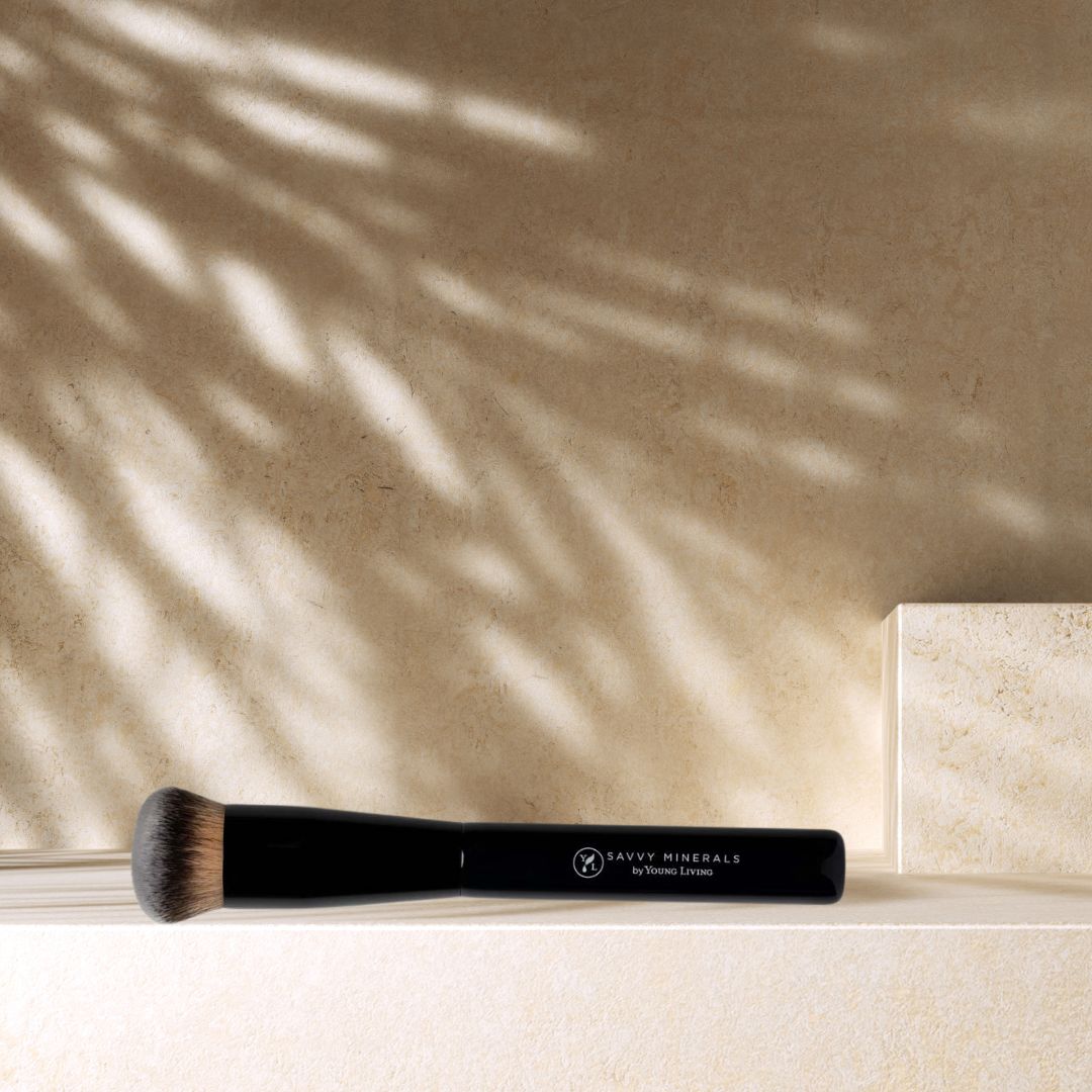 Savvy Minerals by Young Living Foundation Brush #20839 v.1 Sealed Makeup NEW NOS Savvy Minerals by Young Living Foundation Brush #20839 v.1 Sealed Makeup NEW NOS